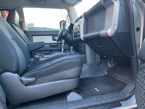 Used 2009 Toyota FJ Cruiser 4WD image 8