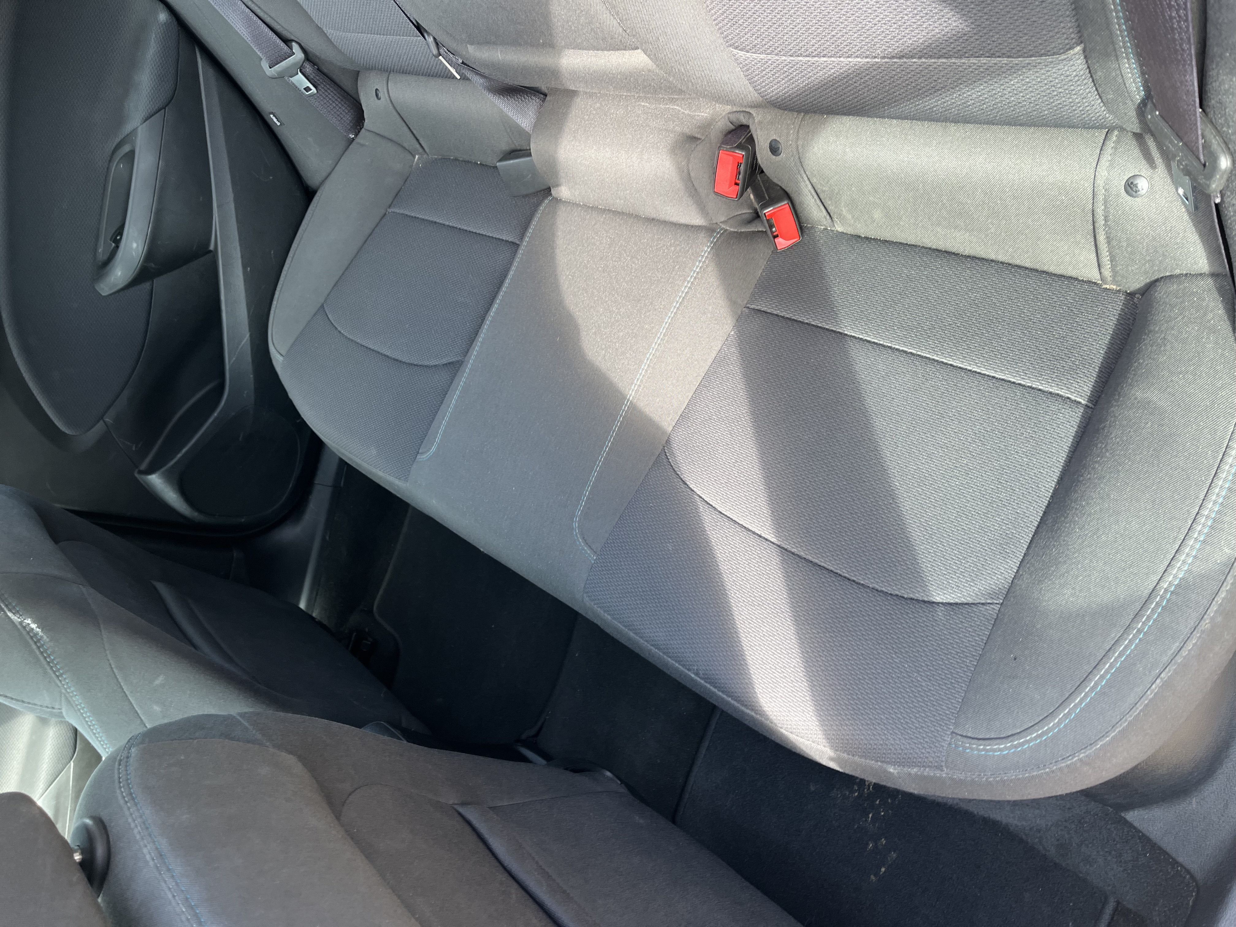 Used 2017 Chevrolet Cruze LT w/ Convenience Package FWD image 2