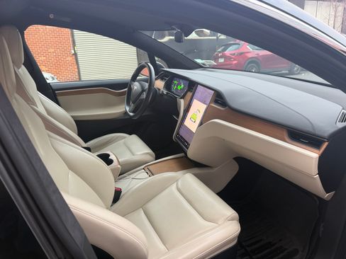 Used 2020 Tesla Model X Long Range image 13