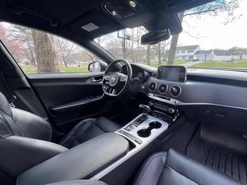 Used 2018 Kia Stinger GT image 19