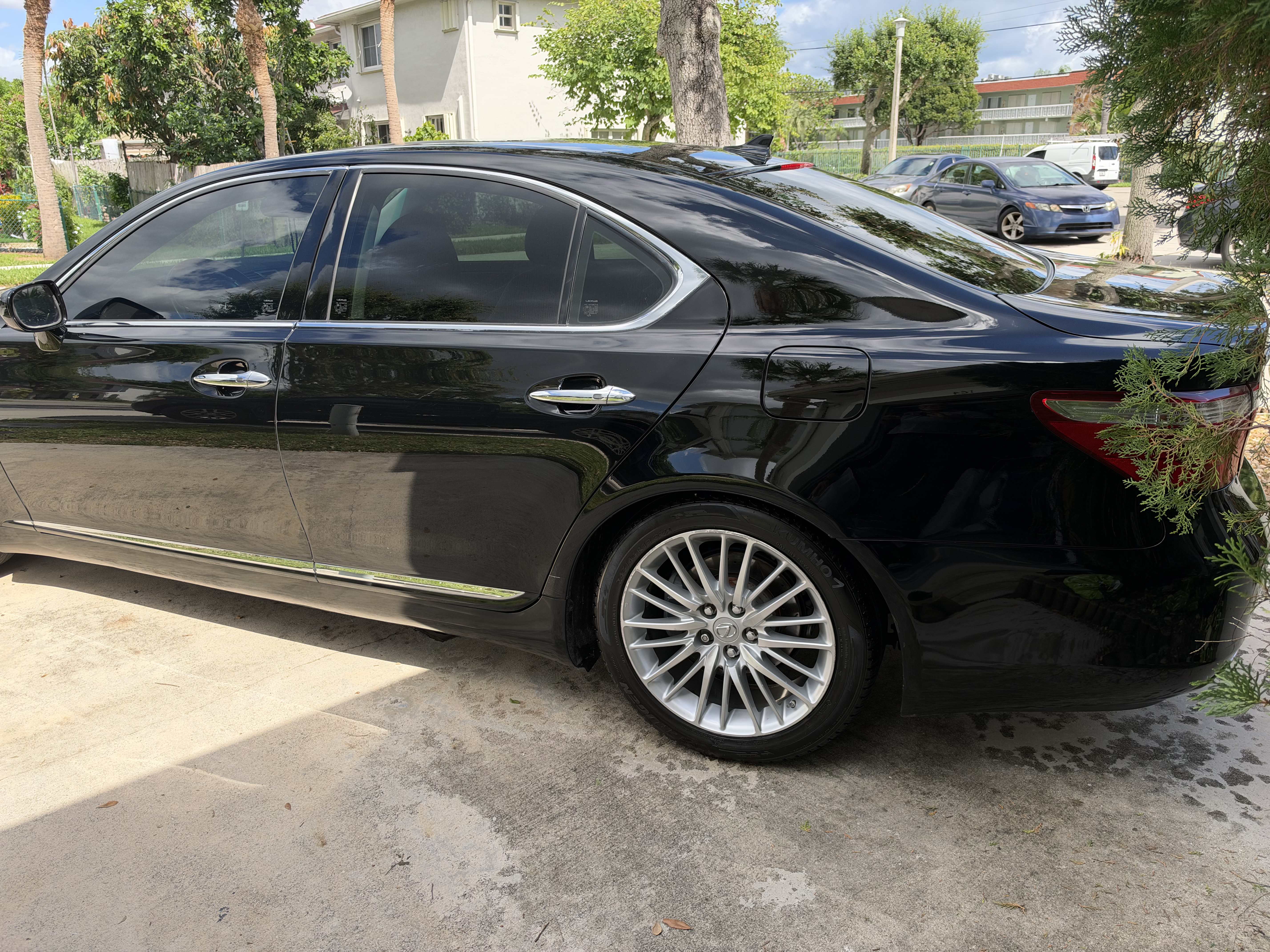Used 2008 Lexus LS 460 RWD image 5