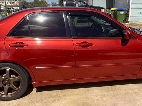 Used 2001 Lexus IS 300 image 5