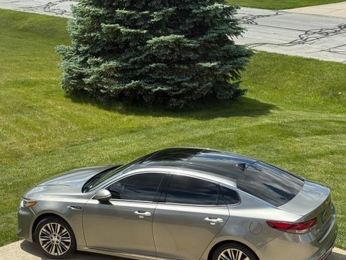 Used 2018 Kia Optima SX w/ Technology Package FWD image 2