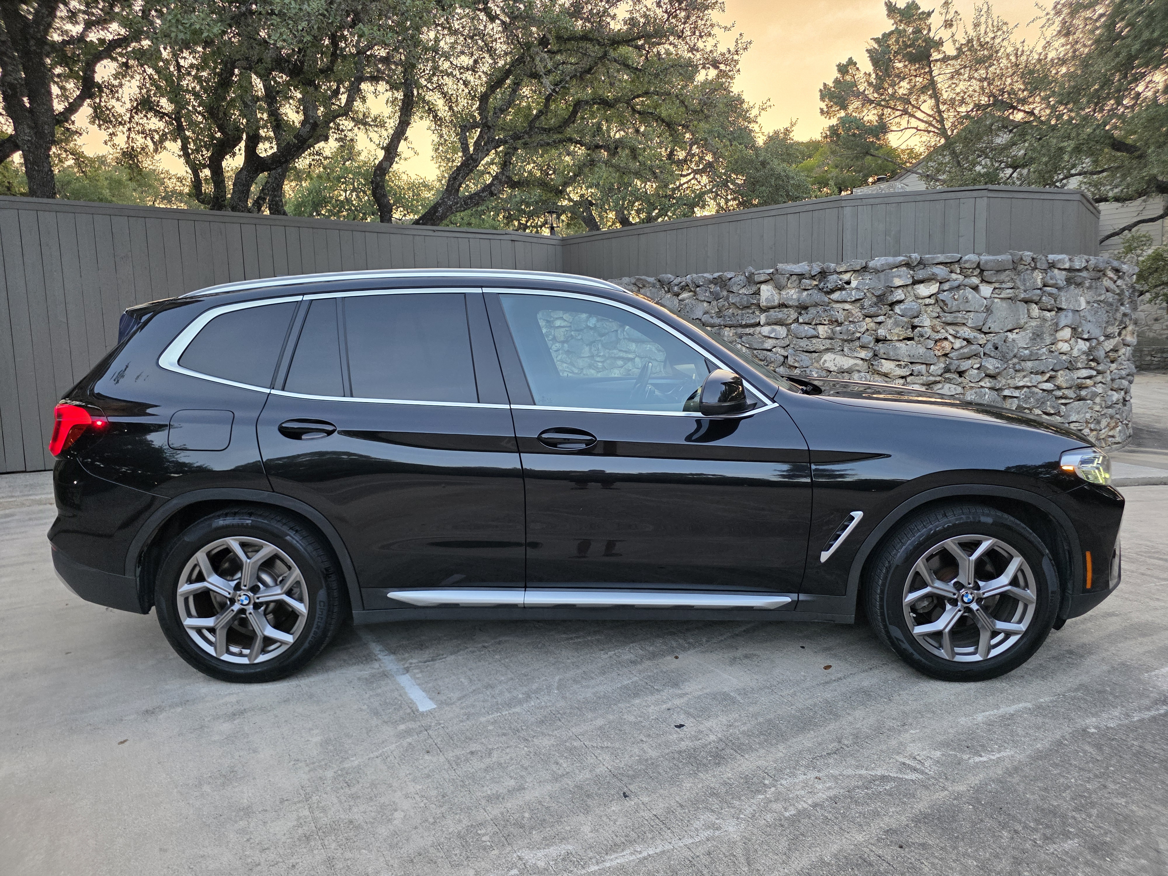 Used 2022 BMW X3 sDrive30i RWD image 2