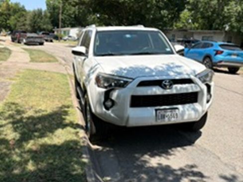 Used 2018 Toyota 4Runner SR5 RWD image 4