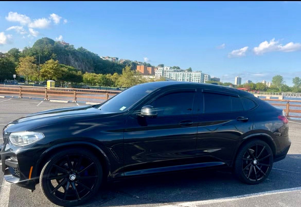 Used 2021 BMW X4 xDrive30i w/ M Sport Package AWD/4WD image 5