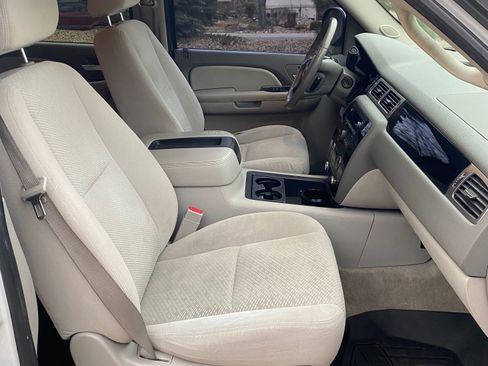 Used 2007 Chevrolet Suburban LT image 16