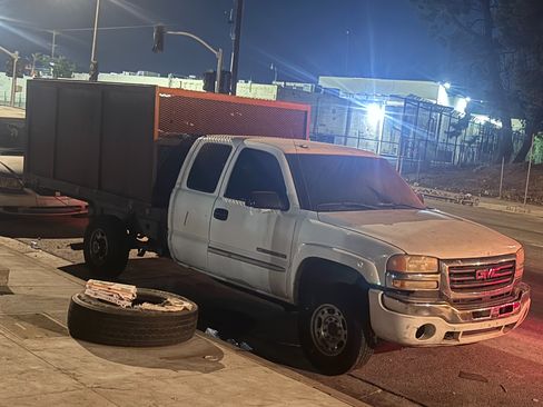 Used 2003 GMC Sierra 2500 SLE image 3