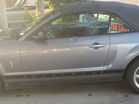 Used 2006 Ford Mustang Convertible image 6