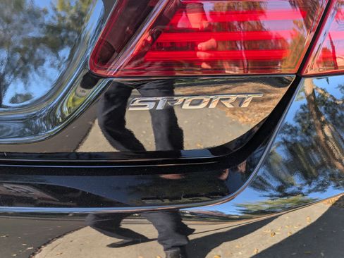 Used 2016 Honda Accord Sport image 4