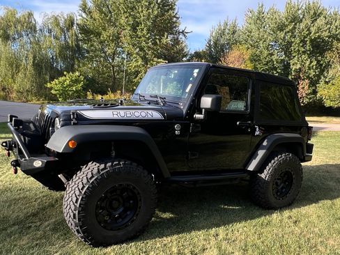 Used 2013 Jeep Wrangler Rubicon w/ Dual Top Group image 4