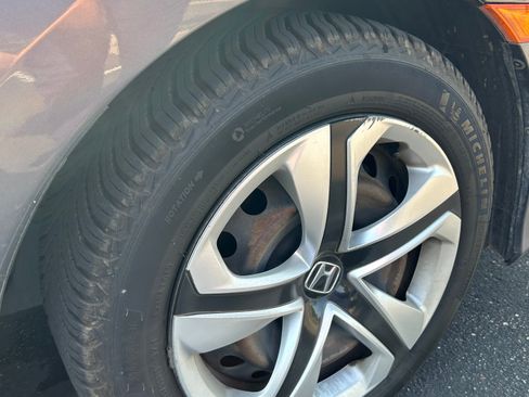 Used 2018 Honda Civic LX image 10