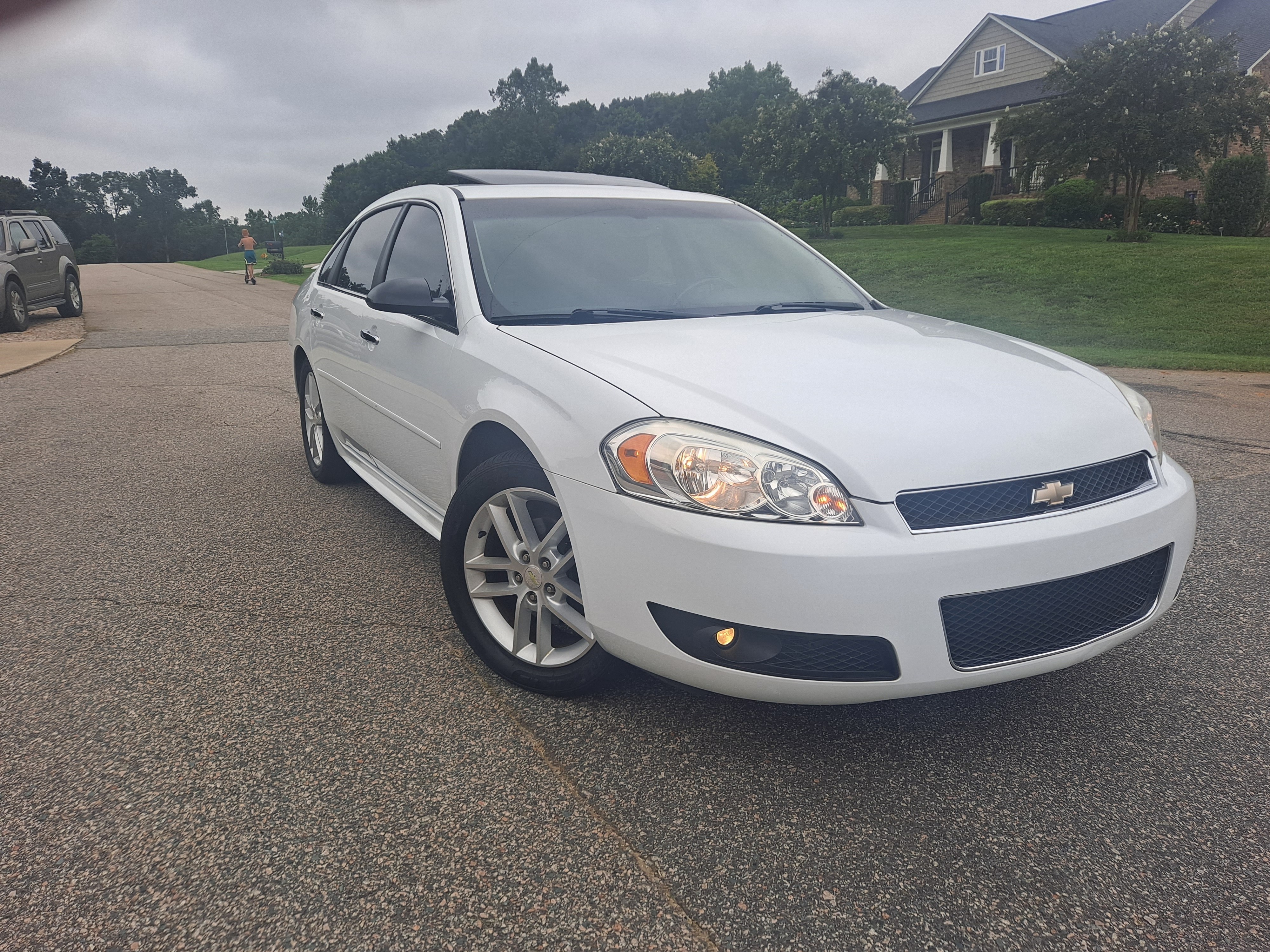 Used 2014 Chevrolet Impala LTZ FWD image 30