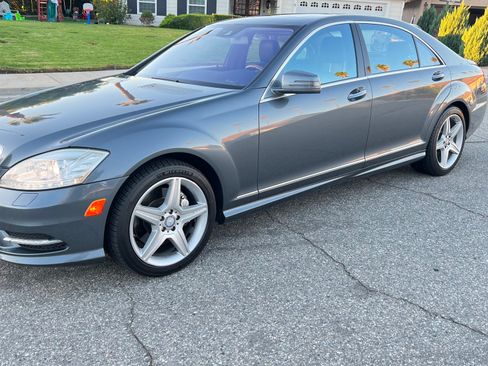 Used 2010 Mercedes-Benz S 550 image 4