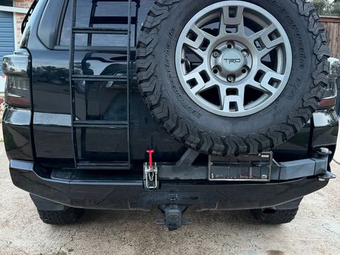 Used 2020 Toyota 4Runner Venture w/ Moonroof Package image 4