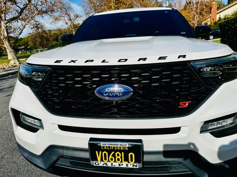 Used 2020 Ford Explorer ST w/ ST Street Pack image 10