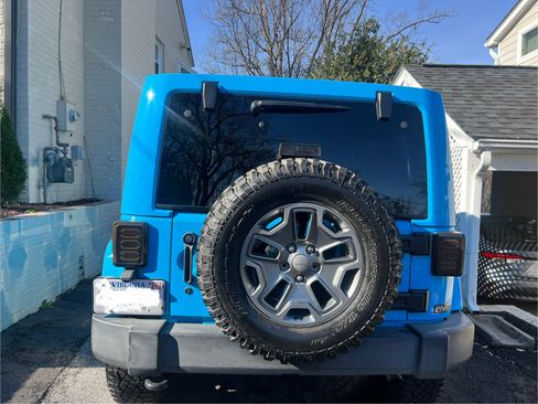 Used 2018 Jeep Wrangler Unlimited Rubicon w/ Connectivity Group image 5