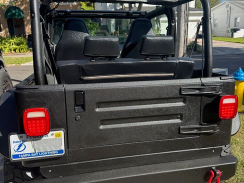 Used 1998 Jeep Wrangler Sport image 8