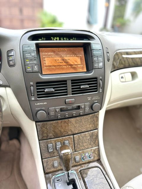 Used 2001 Lexus LS 430 w/ Ultra Luxury Pkg RWD image 11