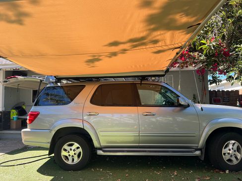 Used 2002 Toyota Sequoia Limited image 2