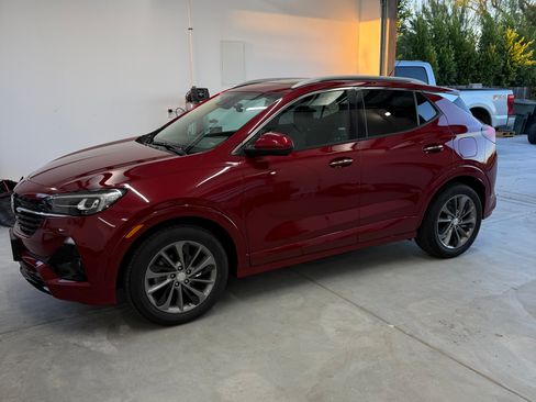 Used 2020 Buick Encore GX Essence w/ Experience Buick Package FWD image 4