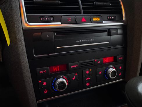 Used 2010 Audi Q7 TDI Premium Plus image 11
