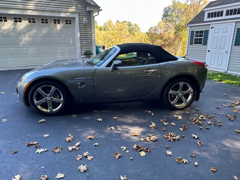 Used 2007 Pontiac Solstice GXP w/ Premium Package image 4