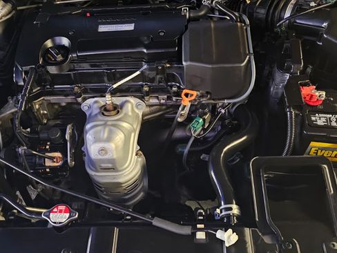 Used 2017 Honda Accord Sport Special Edition image 12