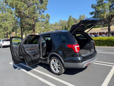 Used 2016 Ford Explorer Limited w/ Equipment Group 301A image 9