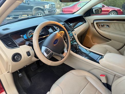 Used 2013 Ford Taurus Limited FWD image 11
