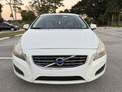 Used 2013 Volvo S60 T5 image 2