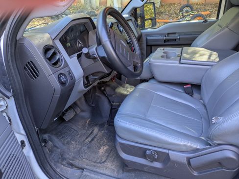 Used 2011 Ford F250 XL w/ PWR Equipment Group image 11