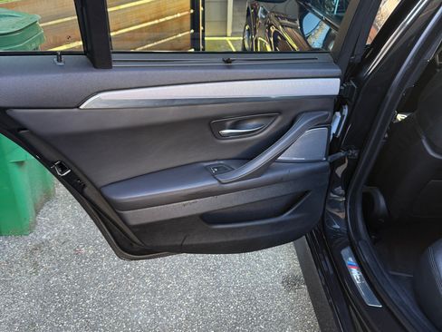 Used 2014 BMW M5 image 19