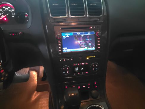 Used 2012 GMC Acadia Denali image 11