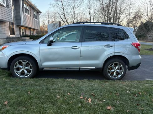 Used 2016 Subaru Forester 2.5i Touring w/ Eyesight & Navigation System image 8
