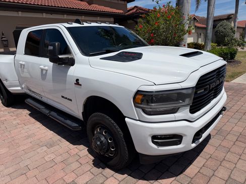 Used 2023 RAM 3500 Laramie w/ Night Edition AWD/4WD image 4