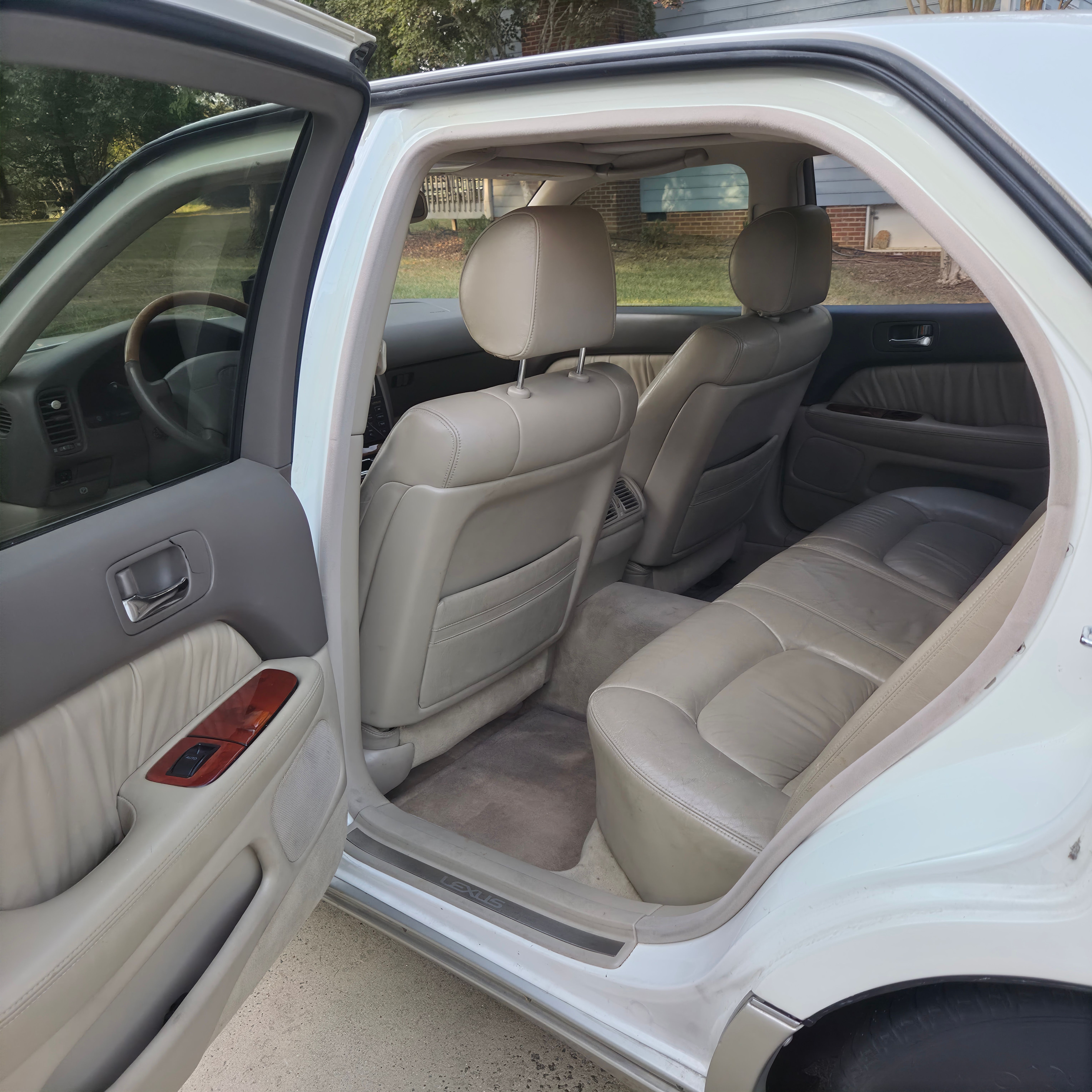 Used 1998 Lexus LS 400 RWD image 17