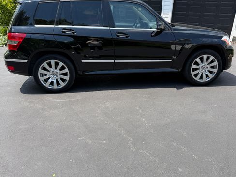 Used 2011 Mercedes-Benz GLK 350 4MATIC image 2