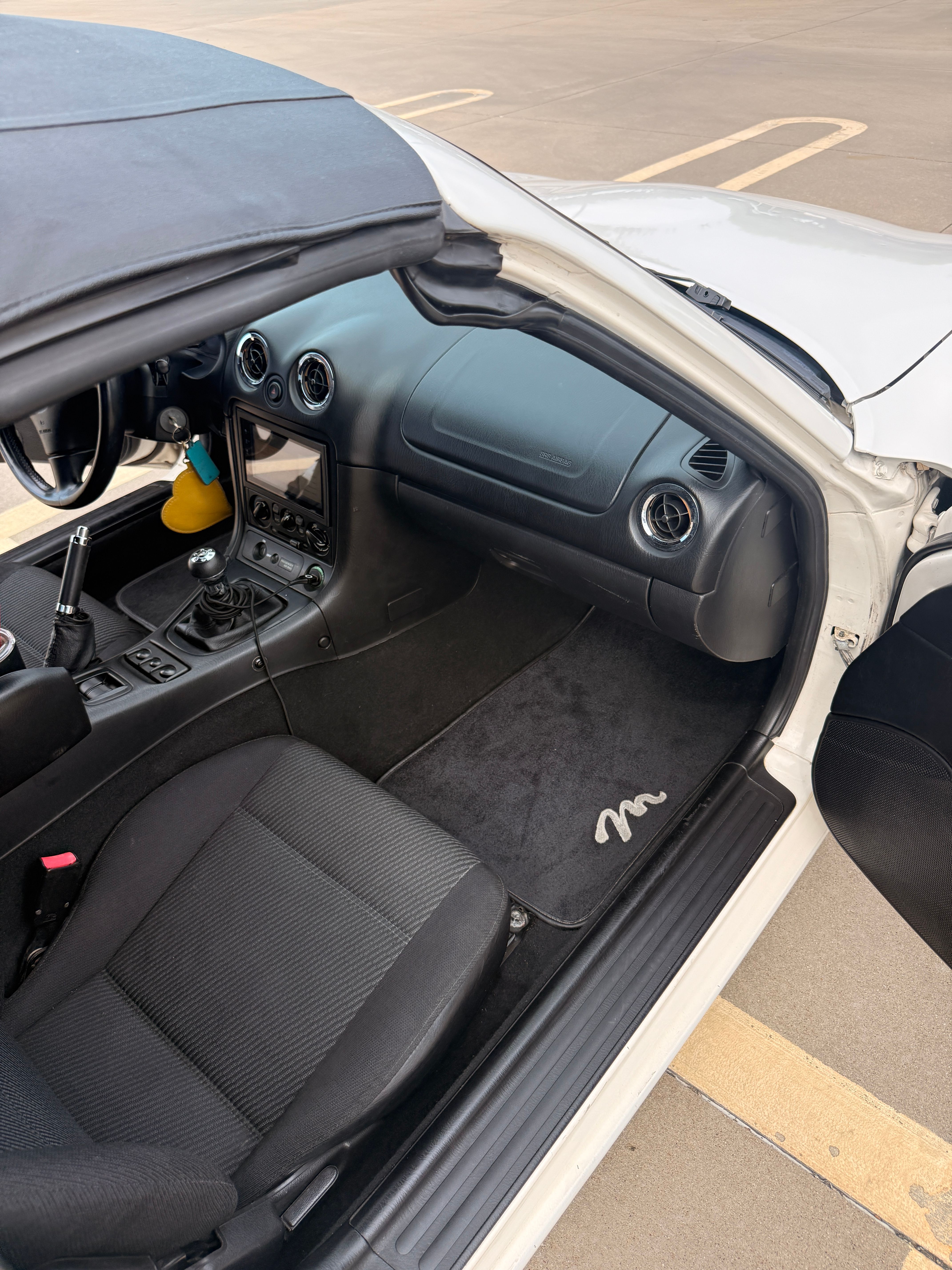 Used 2000 MAZDA MX-5 Miata RWD image 13