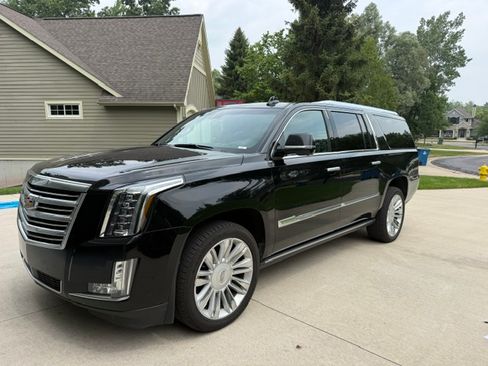 Used 2016 Cadillac Escalade ESV Platinum AWD/4WD image 1