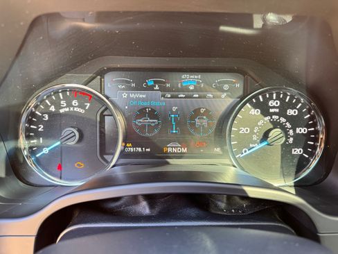 Used 2018 Ford F150 Platinum w/ Equipment Group 701A Luxury image 17