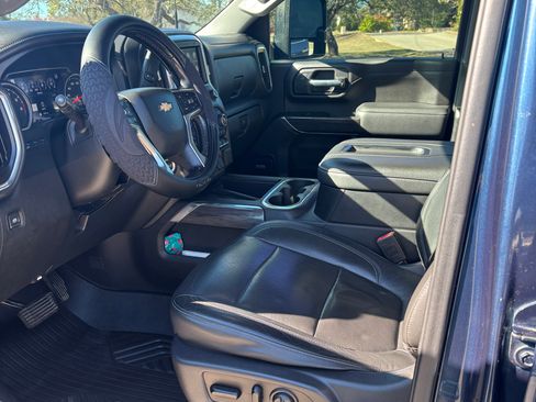 Used 2020 Chevrolet Silverado 2500 LTZ w/ LTZ Texas Edition image 17