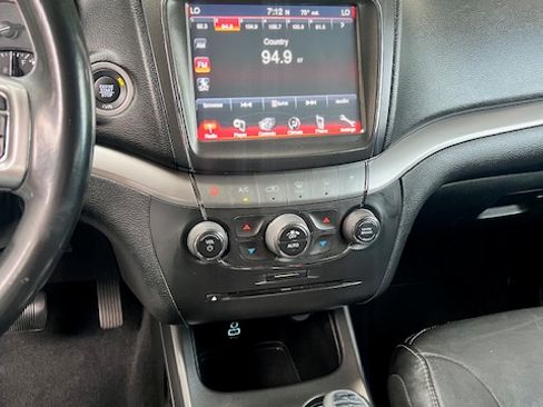 Used 2019 Dodge Journey Crossroad AWD/4WD image 12
