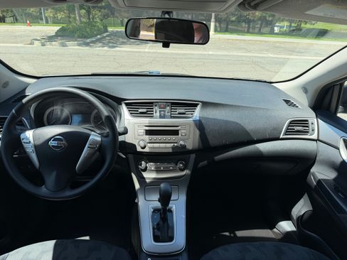 Used 2013 Nissan Sentra SV FWD image 9