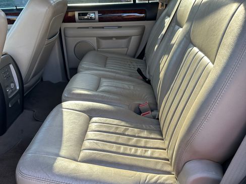 Used 2003 Lincoln Navigator 4WD image 10