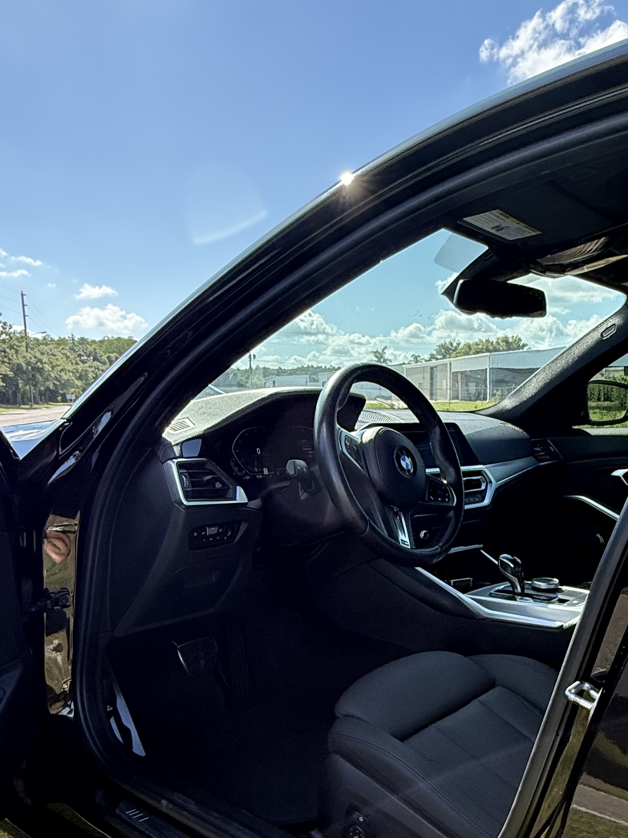 Used 2020 BMW 330i Sedan w/ M Sport Package RWD image 9