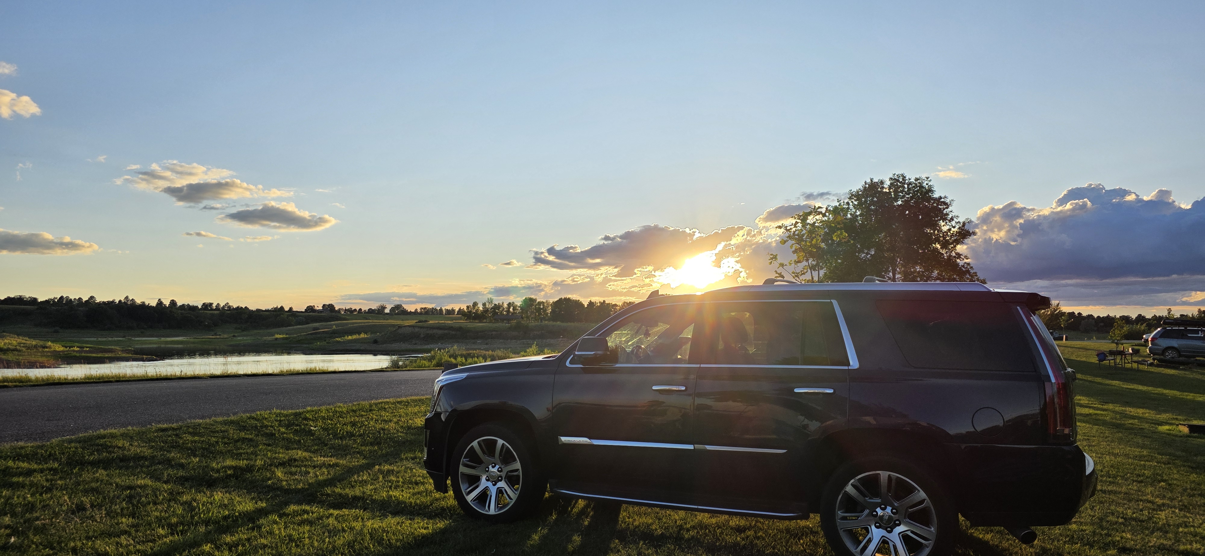 Used 2017 Cadillac Escalade Luxury AWD/4WD image 15