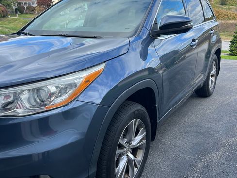 Used 2014 Toyota Highlander XLE image 1
