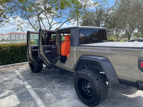 Used 2020 Jeep Gladiator Sport w/ Quick Order Package 24S image 25