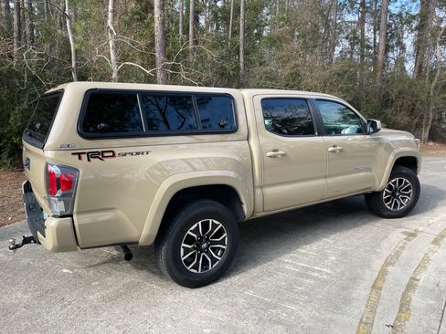 Used 2020 Toyota Tacoma TRD Sport image 5